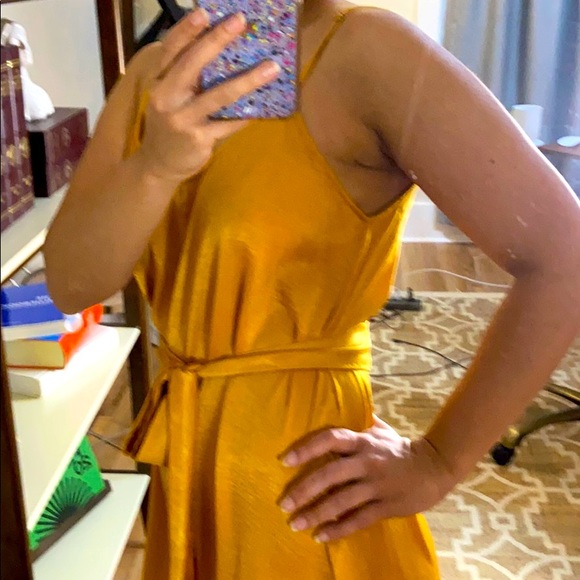 Beautiful designer jumpsuit. - Picture 4 of 9